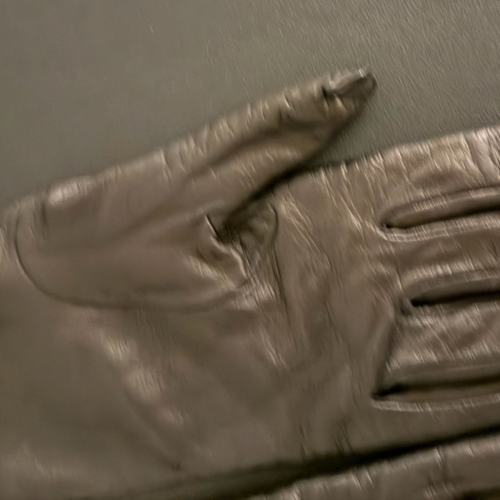 Bloomingdale’s Black Lambskin Gloves Size 7 - Picture 2 of 6